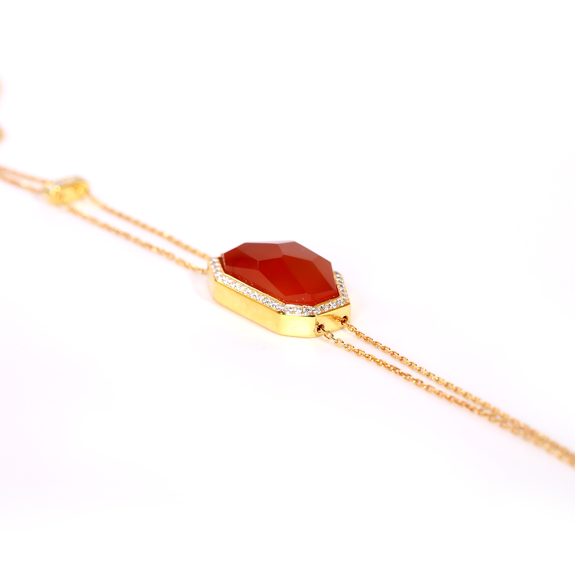 Bee Sharpness Collection South Red Agate Necklace