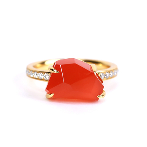Bee Sharpness Collection South Red Agate Ring