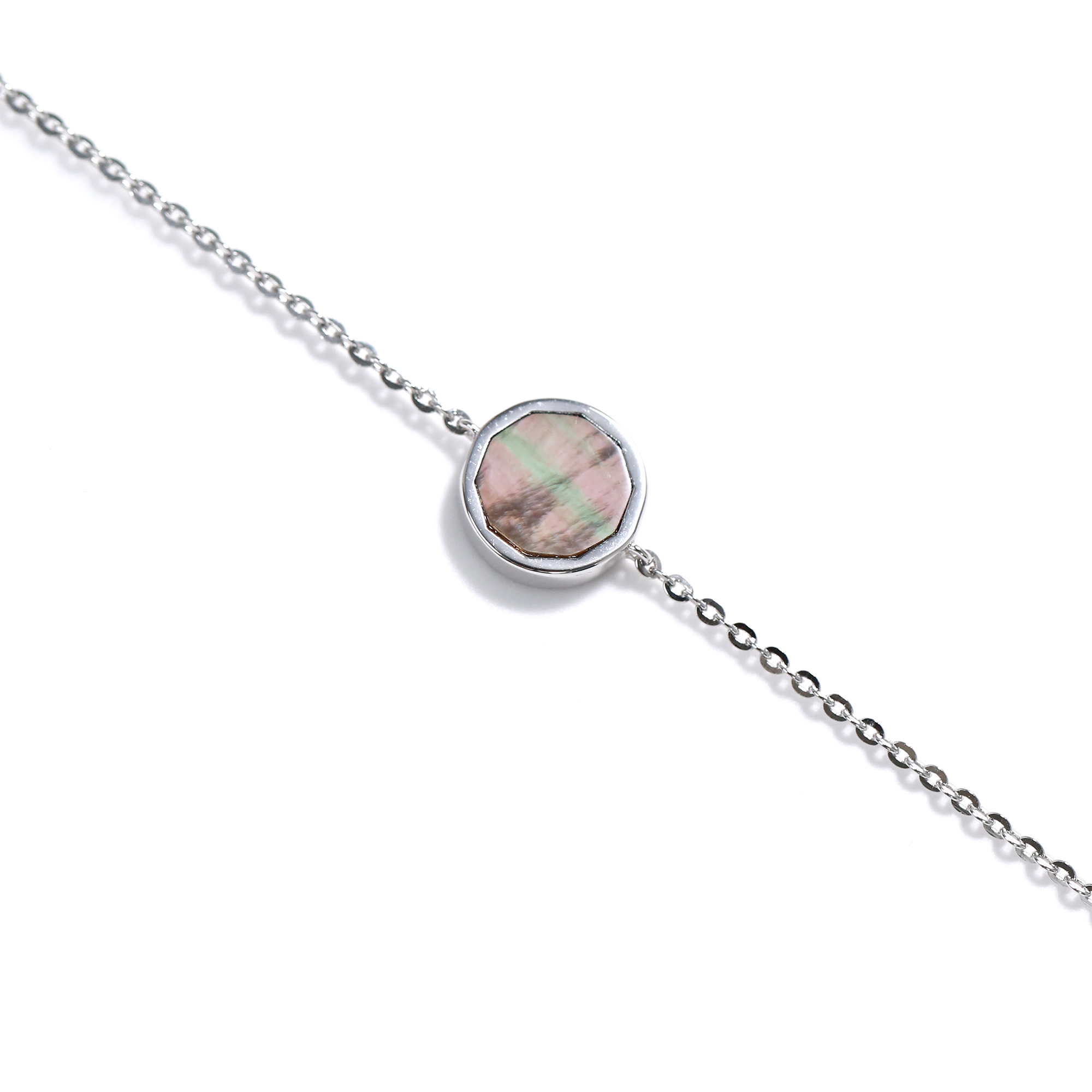 Angular silhouettes and faceted edges of the Shifang pearl jewelry